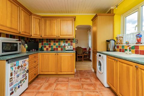 30 Fairmead Crescent, Edgware, HA8 8YQ