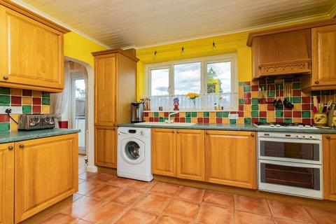 30 Fairmead Crescent, Edgware, HA8 8YQ