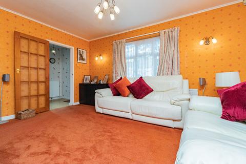 30 Fairmead Crescent, Edgware, HA8 8YQ