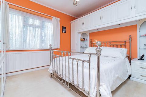 30 Fairmead Crescent, Edgware, HA8 8YQ