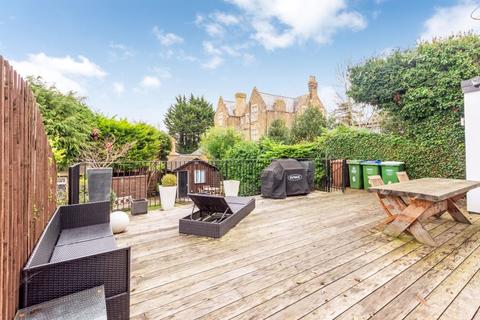6 Hill Crescent, Bexley, DA5 2DB