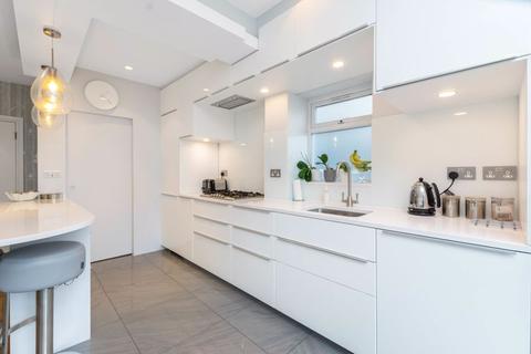 6 Hill Crescent, Bexley, DA5 2DB