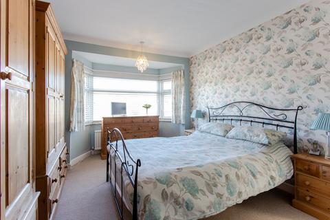33 Beech Avenue, Ruislip, HA4 8UG