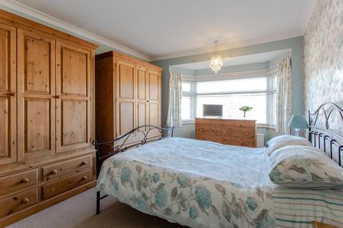 33 Beech Avenue, Ruislip, HA4 8UG