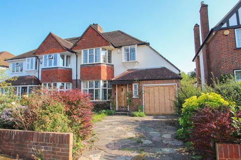 40 Manor Drive, Hinchley Wood, Esher, KT10 0AX
