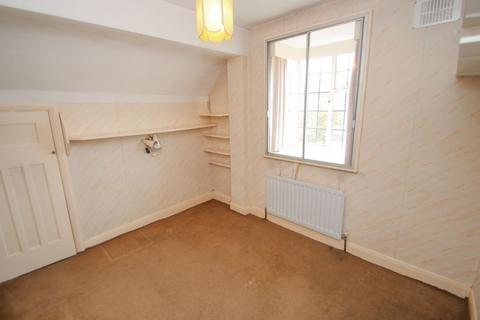 40 Manor Drive, Hinchley Wood, Esher, KT10 0AX
