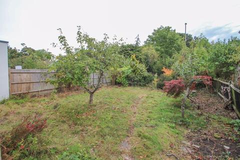 40 Manor Drive, Hinchley Wood, Esher, KT10 0AX
