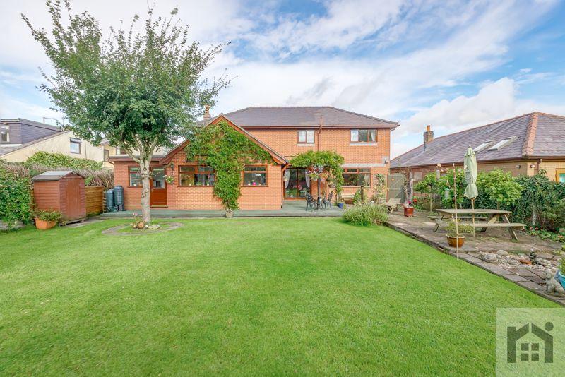 Southport Road, Ulnes Walton, PR26 8LN 5 bed detached house £475,000