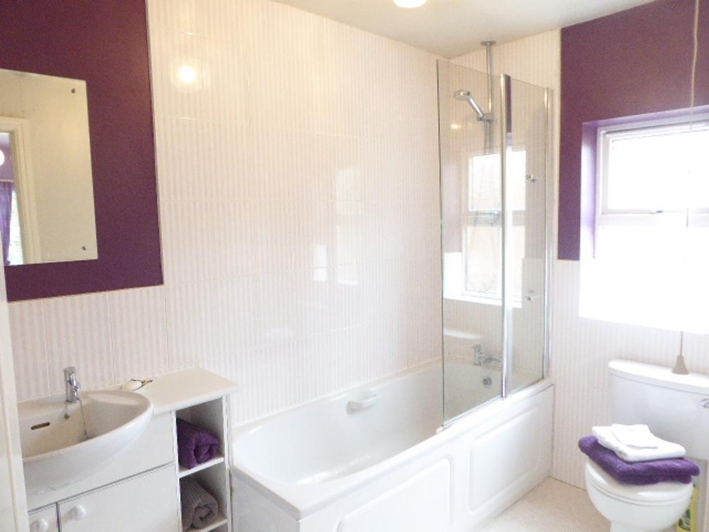 Bedroom 1 en-suite