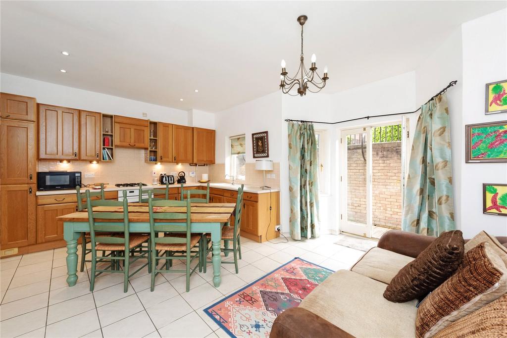 The Yonne, Chester, CH1 4 bed end of terrace house £365,000