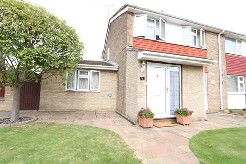 54 Halt Drive, Linford, Stanford-le-hope, SS17 0RA