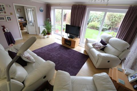54 Halt Drive, Linford, Stanford-le-hope, SS17 0RA