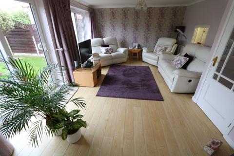 54 Halt Drive, Linford, Stanford-le-hope, SS17 0RA