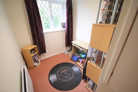 10 Copse Grove, Wirral, CH61 4YP