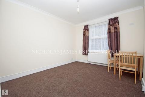 Studio to rent, Mattison Road, Haringey, London, N4 1BD