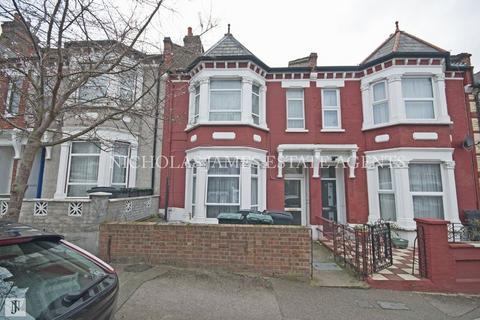 Studio to rent, Mattison Road, Haringey, London, N4 1BD