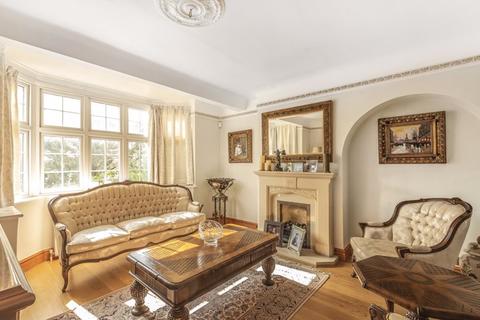 38 Bargate Close, New Malden, KT3 6BQ