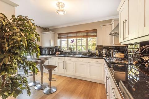38 Bargate Close, New Malden, KT3 6BQ
