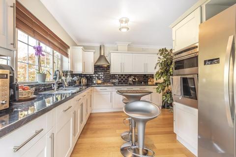 38 Bargate Close, New Malden, KT3 6BQ