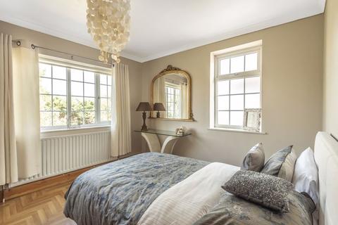 38 Bargate Close, New Malden, KT3 6BQ