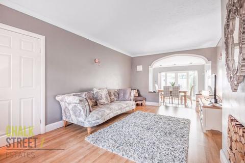102 Laburnum Walk, Elm Park, Hornchurch, RM12 5RJ