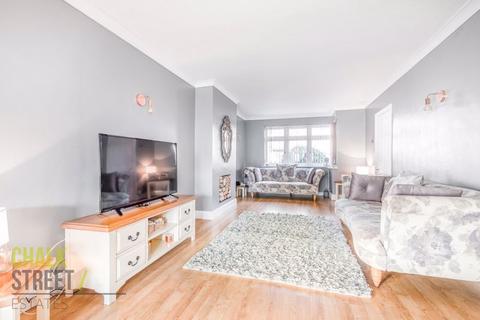 102 Laburnum Walk, Elm Park, Hornchurch, RM12 5RJ