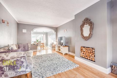 102 Laburnum Walk, Elm Park, Hornchurch, RM12 5RJ