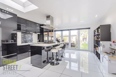 80 Ramsgill Drive, Ilford, IG2 7TP