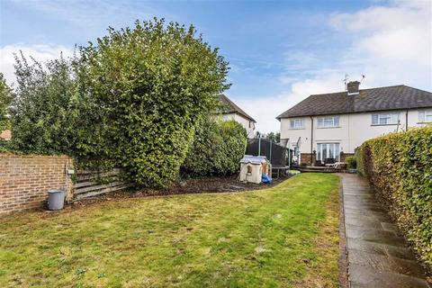 132 Holland Road, Oxted, RH8 9BH