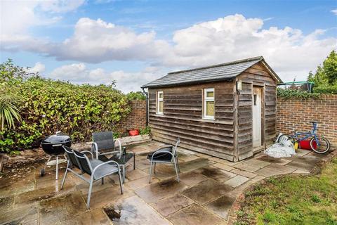 132 Holland Road, Oxted, RH8 9BH