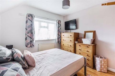 132 Holland Road, Oxted, RH8 9BH