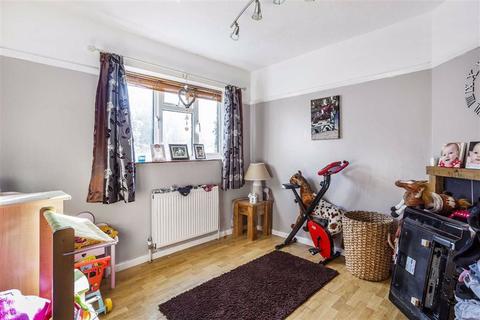 132 Holland Road, Oxted, RH8 9BH