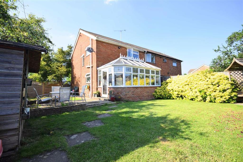 Kingscote Road East, Cheltenham... 3 bed semidetached house £350,000