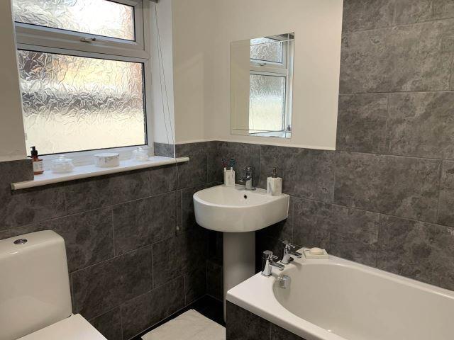 244 westgate road bathroom .jpg
