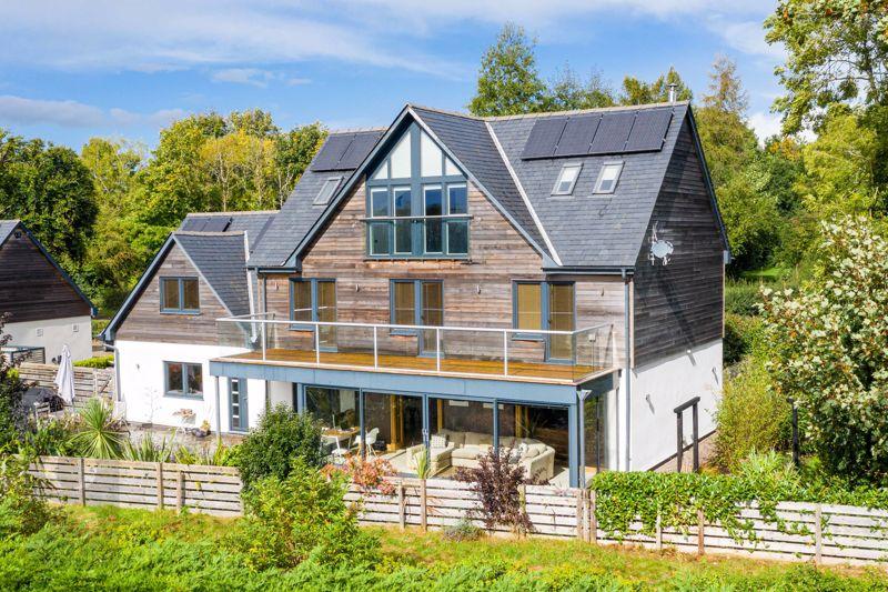 Hampton Park Road, Hampton Park, Hereford, HR1 1US 5 bed detached house