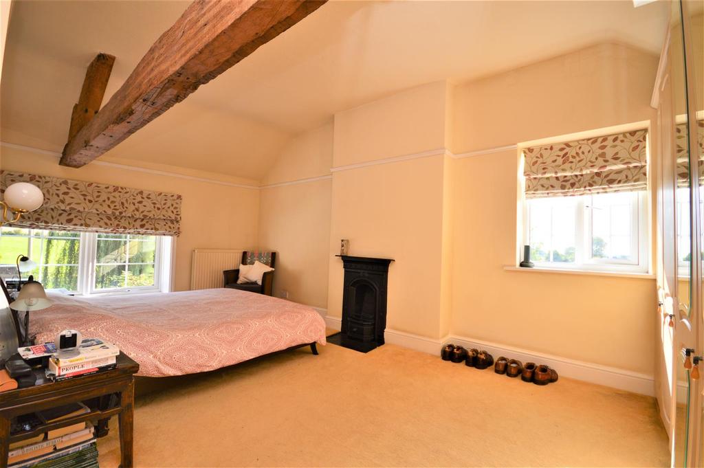 12 Bed 1 Grange.JPG