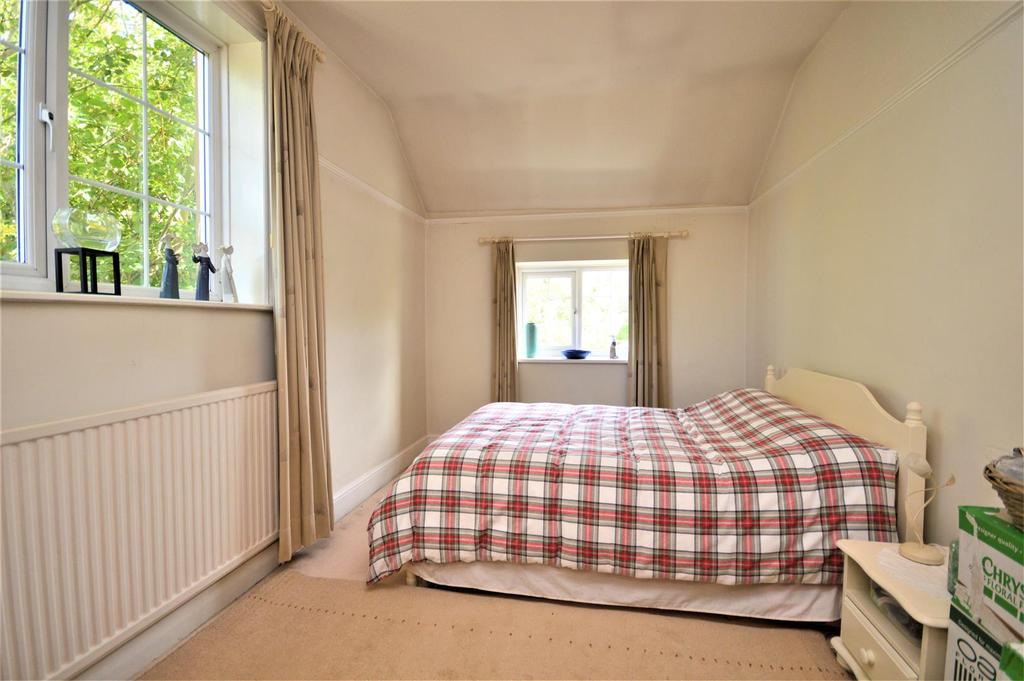 13 Bed 2 Grange.JPG