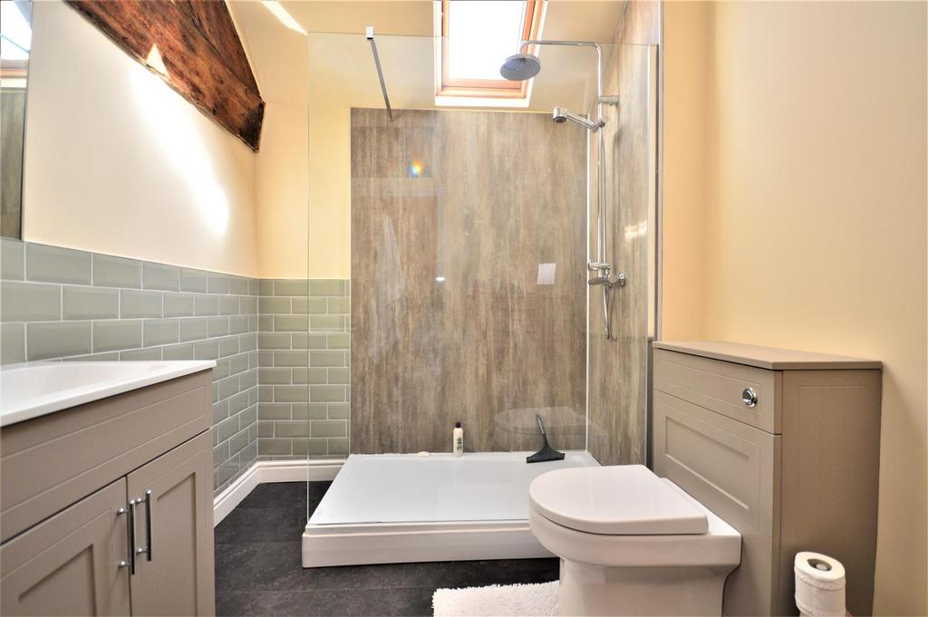 14 Shower Room Grange.JPG