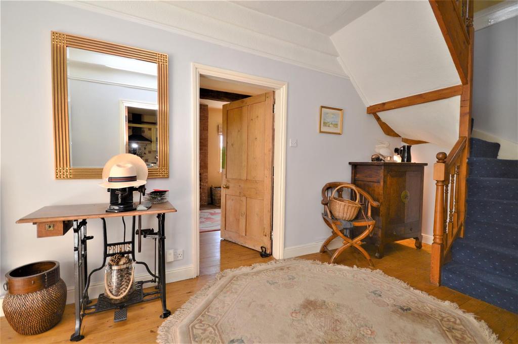 15 Hallway Grange.JPG