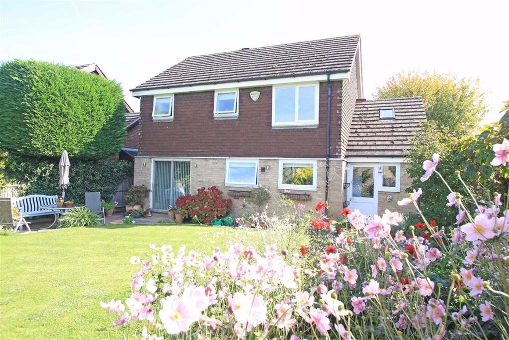 Tithe Barn Drive, Maidenhead, Berkshire 4 bed detached house £779,950