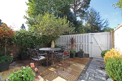 43 Ashleigh Road, Horsham, RH12 2LE