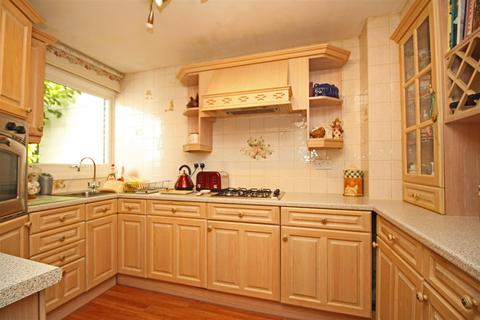 43 Ashleigh Road, Horsham, RH12 2LE