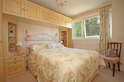 43 Ashleigh Road, Horsham, RH12 2LE