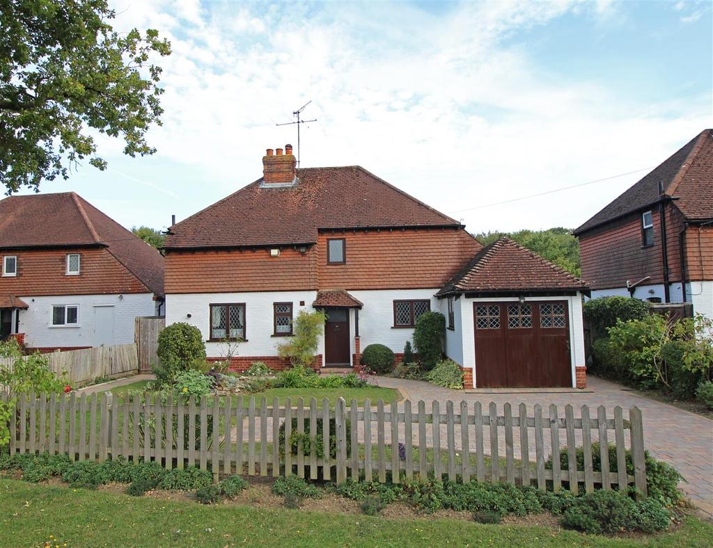 Worthing Road, Southwater, Horsham 3 bed detached house £525,000