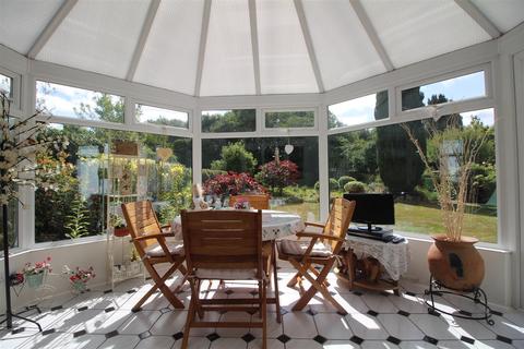 West View Worthing Road, Southwater, Horsham, RH13 9BH