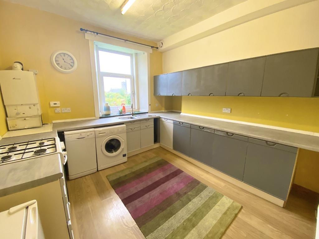 Cromwell Road, Burntisland, Fife, KY3 2 bed flat £79,000