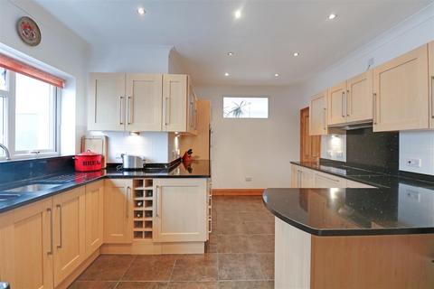 210 Benfleet Road, Benfleet, SS7 1QQ