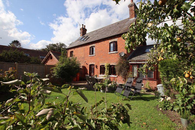 SOPLEY CHRISTCHURCH 2 bed semidetached house £395,000