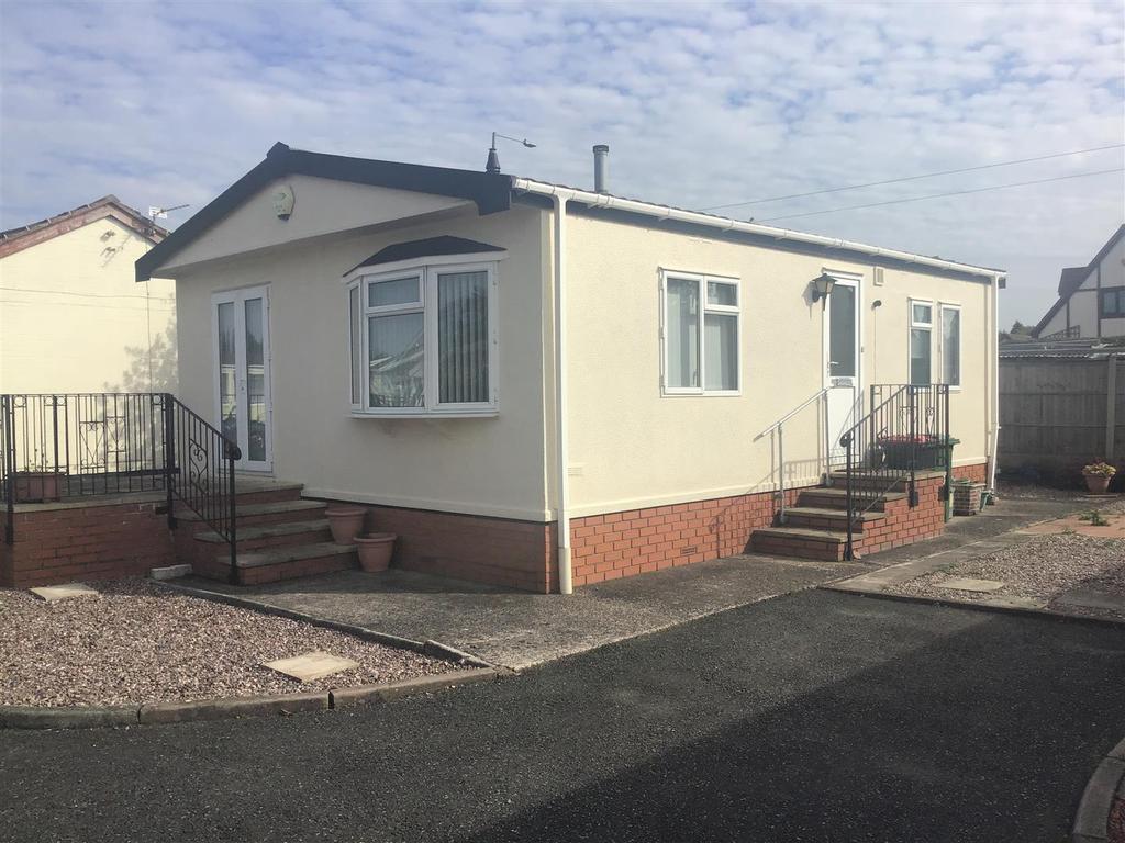 Breton Park, Muxton, Telford, TF2 8NW 2 bed park home £85,000