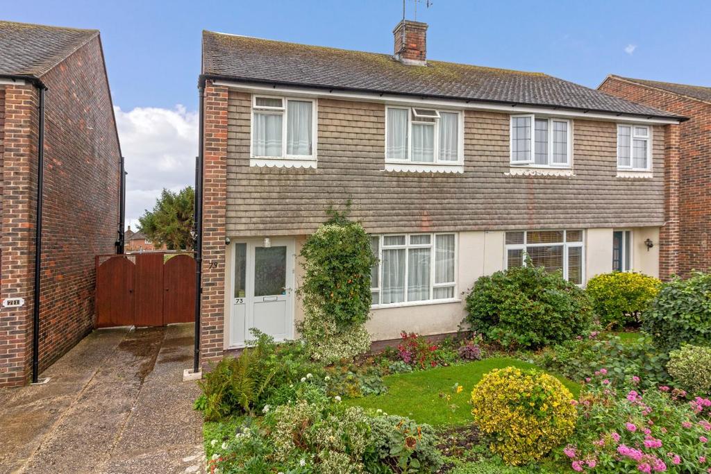 Cedar Avenue, Worthing 3 bed semidetached house £280,000